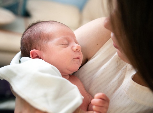 Elizabeth Narins: In-Depth Expertise on Newborn Baby Care | BabyCenter