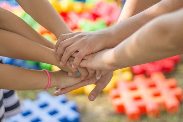 Exploring Mom Groups: How to Choose the Perfect Community for Support and Friendship